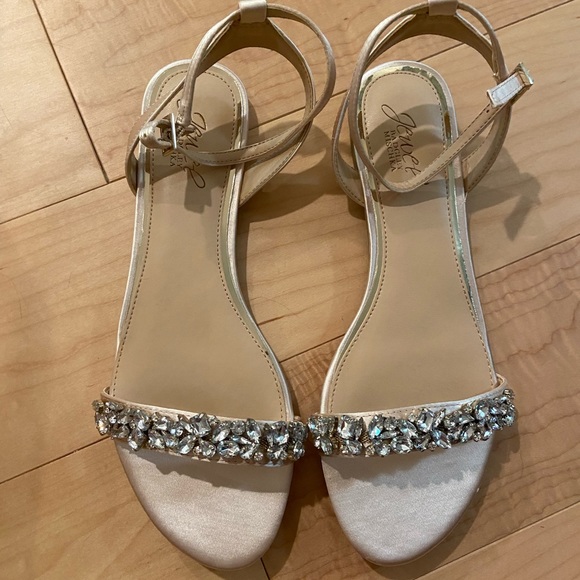 Size 9 - Bridal Shoes - Jewel Badgley Mischka - Picture 5 of 8